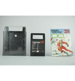NR.25 Skiing