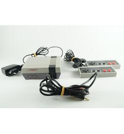 NES Mini Classic with 620 Games! Console