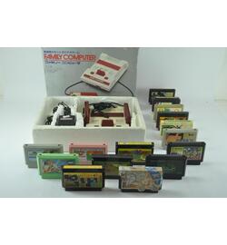 Nintendo Famicom Console Japanese Boxed (15 Games)